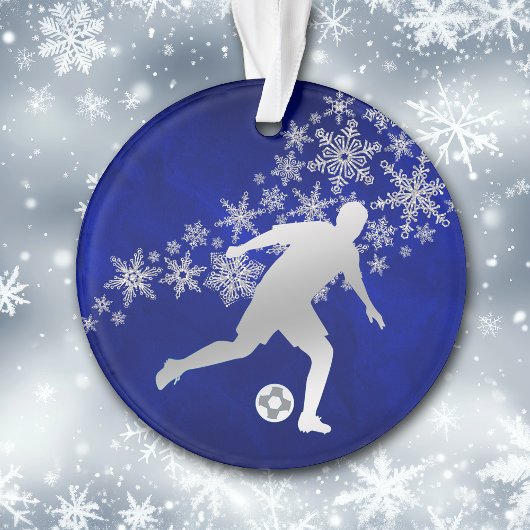 Silver Snowflake Soccer Player op Blue Ornament