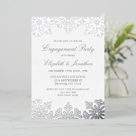 Silver Snowflake Winter Engagement Party Folie Uitnodiging (Staand Voorkant)