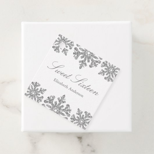 Silver Snowflake Winter Sweet 16 Bedankjes Labels (In situ)
