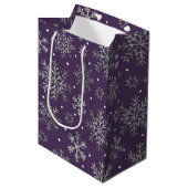 Silver Snowflakes Paarse patroon Medium Cadeauzakje (Voorkant Gekanteld)