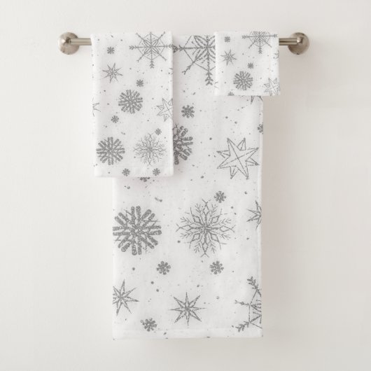 Silver Snowflakes White Design Bad Handdoek (Insitu)