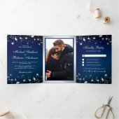 Silver Stars Confetti Midnight Blue Galaxy Wedding Drieluik Uitnodiging (Binnen)