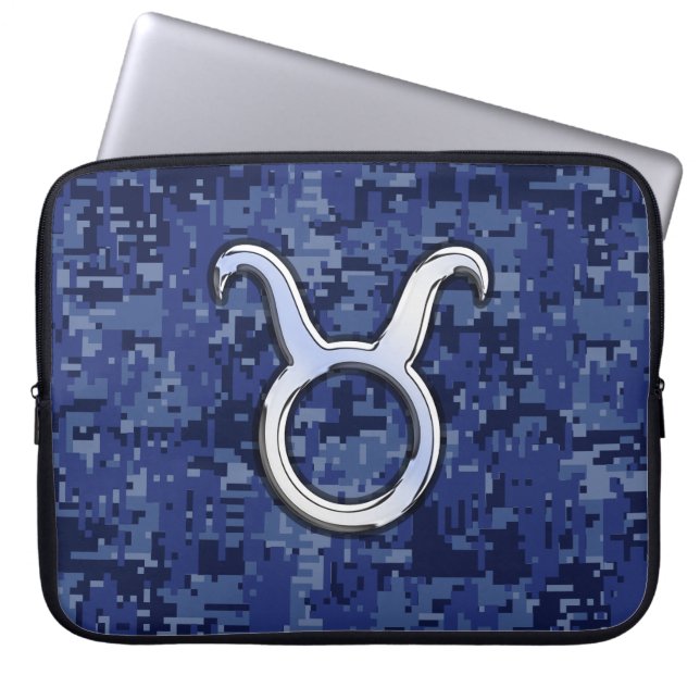 Silver Taurus Zodiac Sign Navy Blue Digital Camo Laptop Sleeve (Voorkant)