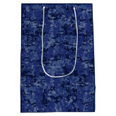 Silver Taurus Zodiac Sign Navy Blue Digital Camo Medium Cadeauzakje (Achterkant)