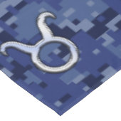 Silver Taurus Zodiac Sign Navy Blue Digital Camo Tafelkleed (Gekanteld)