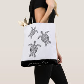 Silver Tribal Turtles White Coastal Monogram Tote Bag (Dichtbij)