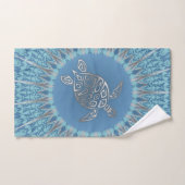 "Silver Turtle Radiance" | Tropisch Mandala Bad Handdoek (Handdoek)