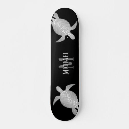 Silver Turtle Tribal Black Background Monogram Persoonlijk Skateboard (Voorkant)