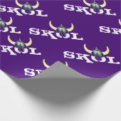 Silver Viking Helmet Skol Wrapping Paper Cadeaupapier (Hoek)