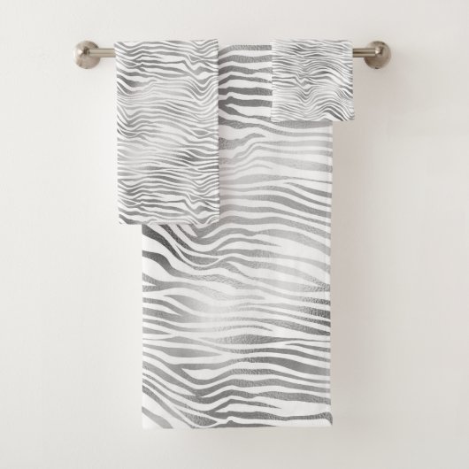 Silver White Zebra Print Bad Handdoek (Insitu)