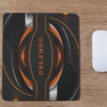 Silver, zwart, oranje geometrisch gaming-monogram muismat<br><div class="desc">De gamingachtergrond voor de bureaumat is voorzien van een opvallende combinatie van zilveren,  zwarte en oranje geometrische lijnen. De lijnen zijn gerangschikt in een boeiend patroon dat een vleugje verfijning en elegantie toevoegt aan uw gaming-setup.</div>