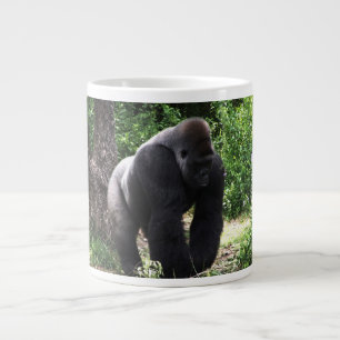 Silverback Male Gorilla die naar beneden loopt.jpg Grote Koffiekop