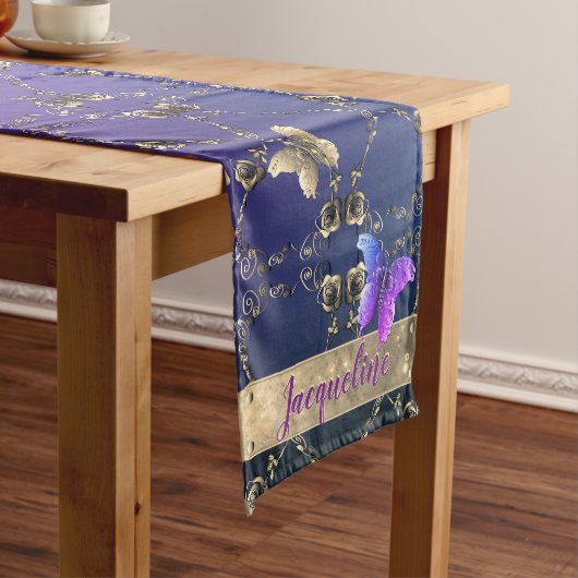 Silvery Roos Hearts & Butterflies w/Name Korte Tafelloper (Voorbeeld)