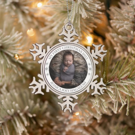 Simpel Mijn Eerste Kerstmis Gepersonaliseerde Baby Tin Sneeuwvlok Ornament (Boom)