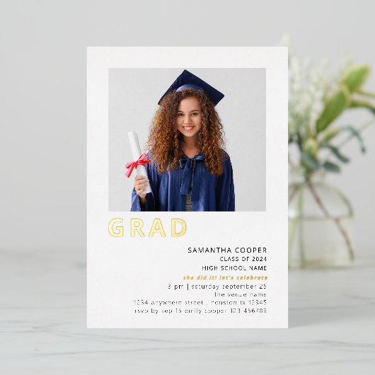 Simple Afstudeerder 2022 Photo Afstuderen White Go Folie Uitnodiging (Staand Voorkant)