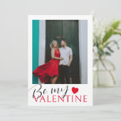 Simple Be My Valentijn Red Heart en foto Feestdagenkaart (Staand voorkant)