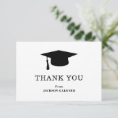 Simple Black and White Mortar Board Afstuderen Bedankkaart (Staand voorkant)