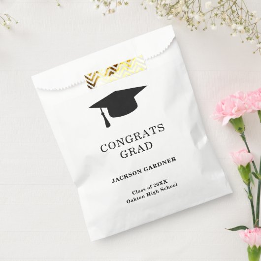 Simple Black and White Mortar Board Afstuderen Bedankzakje (Gezegeld)