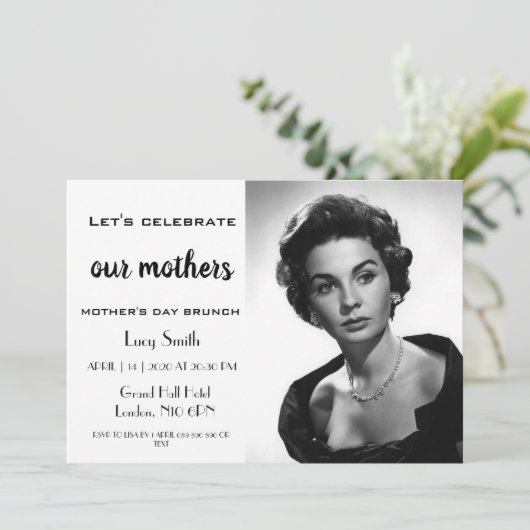 Simple Black & White Photo Moederdag Brunch Kaart (Staand voorkant)