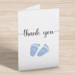Simple Blue Feet Boy Baby shower Bedankkaart<br><div class="desc">Een eenvoudige,  leuke babyjongen douche bedankt je kaart met "dank je" in een stijlvol script met swashes en een blauwe waterverf van de baby. Voor de binnenkant,  kunt u uw dank gemakkelijk personaliseren u bericht (of spatie voor een handgeschreven nota verlaten) en uw namen in een handtekening-als manuscript toevoegen.</div>