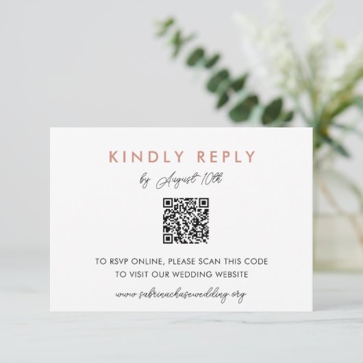 Simple Blush Wedding Website RSVP QR Code Kaart (Staand voorkant)