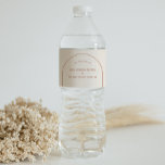 Simple Boho Arch Ivory Wedding Waterfles Etiket<br><div class="desc">Dit Simple Boho Arch Ivory Wedding Water Bottle Labels-ontwerp biedt een geavanceerd gedempt palet van neutraal ivoor, gekoppeld aan een prachtige mix en opties voor roestterracotta, sage green en pruimen. De onderverklaarde elegantie van eenvoudige typografie en zachte bogen creëer een verzachtend en gepolijst estheticum met een klassieke, minimalistische stijl. De...</div>