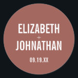 Simple Boho Typography Wedding Ronde Sticker<br><div class="desc">Pas de aangepaste tekst hierboven aan. U kunt extra coördinerende punten in ons "Eenvoudige Boho Dusty Roos Typography Wedding" collectie vinden. ***GELIEVE OPMERKING: ALLE FORMULERING EN TEKST EN ACHTERGRONDKLEUR IS TOEGEDIEND. U kunt alle woorden veranderen en u kunt de tekstkleur ook veranderen. Voor punten die een gekleurde achtergrond hebben, kunt...</div>