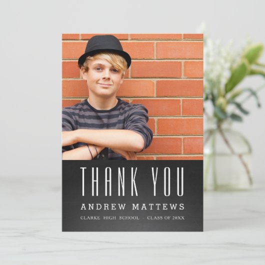 Simple Chalkboard Photo Afstuderen - Hartelijk dan Bedankkaart (Staand voorkant)