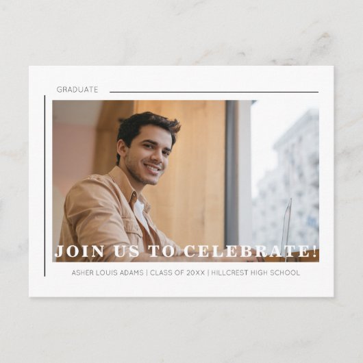 Simple Chic Typography Script Photo Afstuderen Aankondigingskaart (Voorkant)