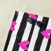 Simple Chic Valentine’s Day Heart Beach Towel Strandlaken (In situ)