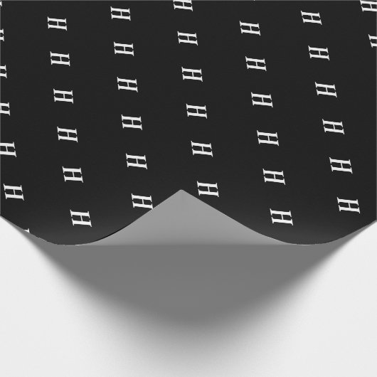 Simple Elegant Black White Monogrammen Wr Cadeaupapier (Hoek)
