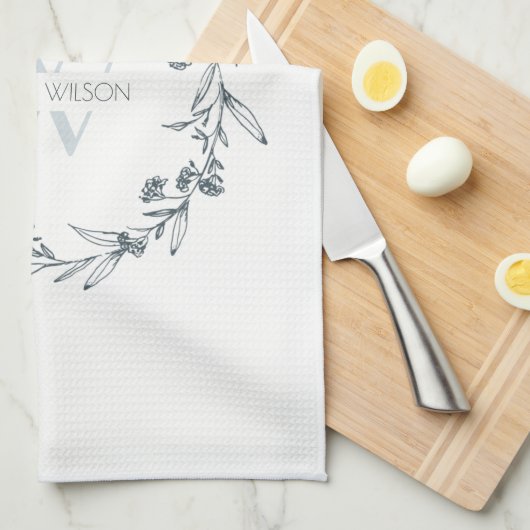 Simple Elegant Floral Laurel Wreate Monogram Theedoek (Quarter Fold)