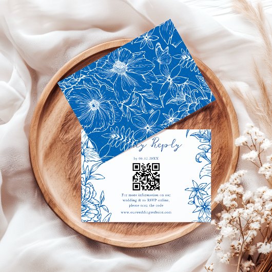 Simple Elegant Royal Blue Floral QR Code Wedding RSVP Kaartje