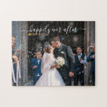 Simple Elegant Script Wedding Photo Pas getrouwd Legpuzzel<br><div class="desc">Jigzaag Puzzle met een eenvoudig ontwerp dat "gelukkig ooit daarna" in een elegant en modern wit,  handgeschreven script is voorzien van een spoeling over je foto. U kunt de tekst ook in uw namen wijzigen. Deze puzzel maakt een geweldig cadeau voor een nieuw echtpaar.</div>
