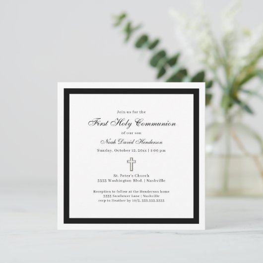 Simple First Holy Communion Black White Invitation Kaart (Staand voorkant)
