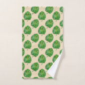 Simple Green Monstera Leaf Pattern on Light Beige Bad Handdoek (Handdoek)