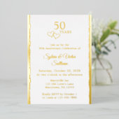 Simple Hearts 50th Wedding Anniversary Party Gold Folie Uitnodiging (Staand Voorkant)