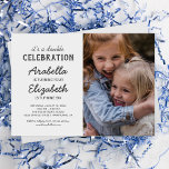 Simple Joint Photo Birthday Party Kaart<br><div class="desc">Het sibling gezamenlijke verjaardagsuitnodigingen met een eenvoudige witte achtergrond,  een foto voor u om met uw te vervangen,  en een moderne dubbele partijensjabloon die gemakkelijk is te personaliseren.</div>