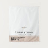 Simple Logo QR Vendor Event Display Table Runner Wandkleed (Voorkant)