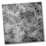 Simple Marble Black Tegeltje<br><div class="desc">Trendy stijlvolle eenvoudige Waterverf marmeren zwarte keramische tegel. Een zwart-witte waterverf achtergrond biedt het doek voor een leuke en eigentijdse badkamer of keukenwand of accentstreep! Niet over de top, maar een beetje iets speciaals en leuks. Het leuke aan dit ontwerp is dat het 'waterverf'- of 'marmeren'-patroon daadwerkelijk bovenop een gekleurde...</div>