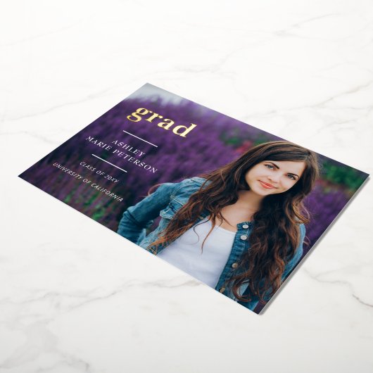 Simple Modern Afstudeerder Letters Gold Photo Afst Folie Uitnodiging (Gedraaid)