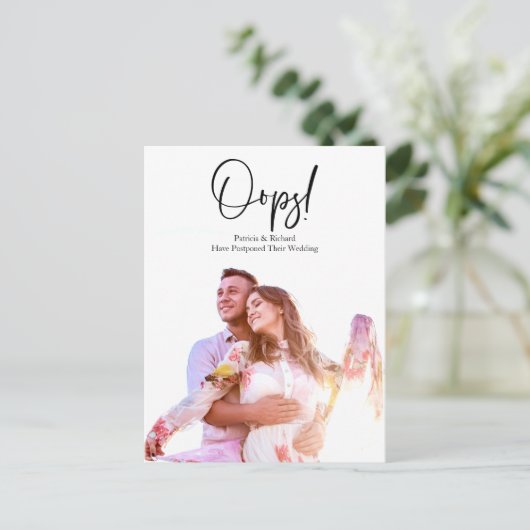 Simple Modern Oops Wedding uitgesteld Briefkaart (Staand voorkant)