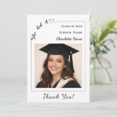 Simple modern photo Graduate She did it Bedankkaart (Staand voorkant)