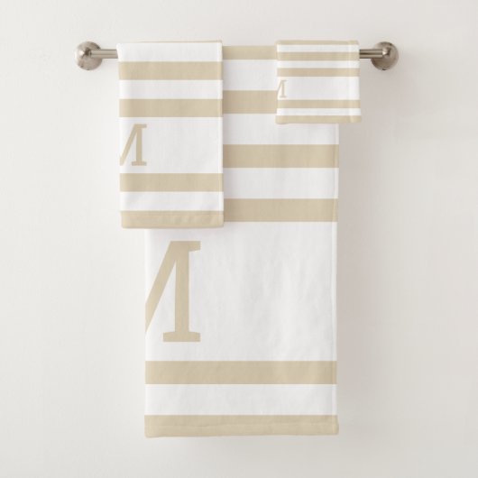 Simple Moderne Family Monogram Beige Striped Bad Handdoek (Insitu)
