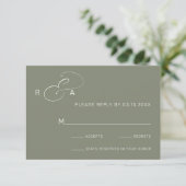 Simple Monogram Sage Green Wedding RSVP Kaart (Staand voorkant)