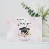 Simple Pastel Graduate Cap Flowers Graduation Bedankkaart (Staand voorkant)