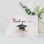 Simple Pastel Graduate Cap Flowers Graduation Bedankkaart (Staand voorkant)