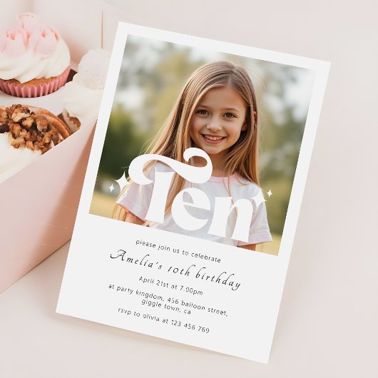 Simple Retro Modern Minimalist 10th Birthday Photo Kaart