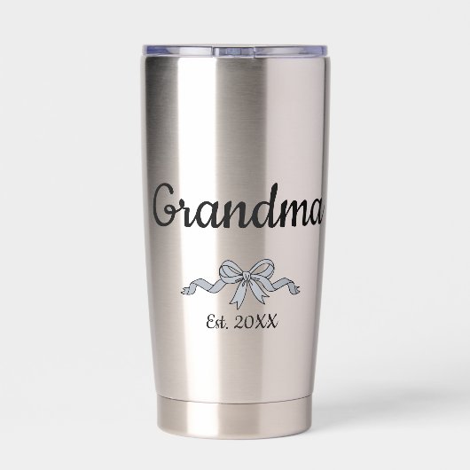 Simple Script Bow Grandma Est. Year Geïsoleerde Drinkbeker (Achterkant)
