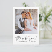 Simple Script Love Heart Minimalist Weduwfoto Bedankkaart (Staand voorkant)